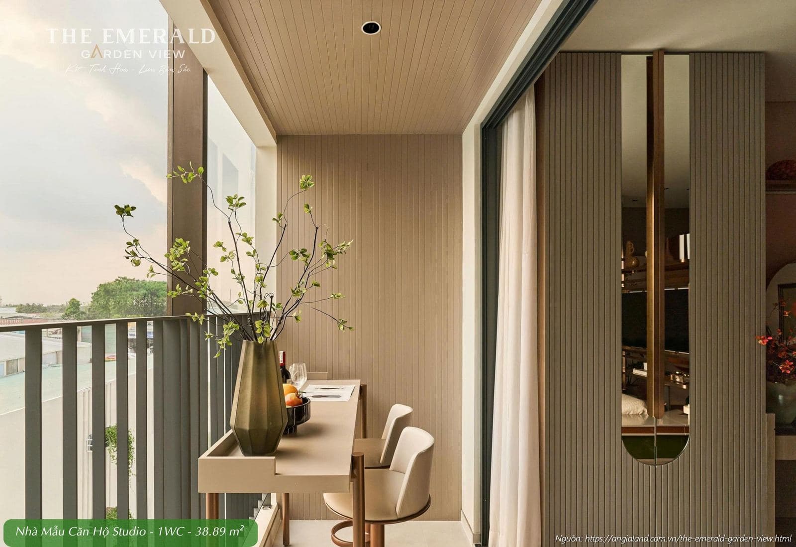 Tầm nhìn từ ban công nhà mẫu căn hộ Studio diện tích 38.89m2 dự án The Emerald Garden View