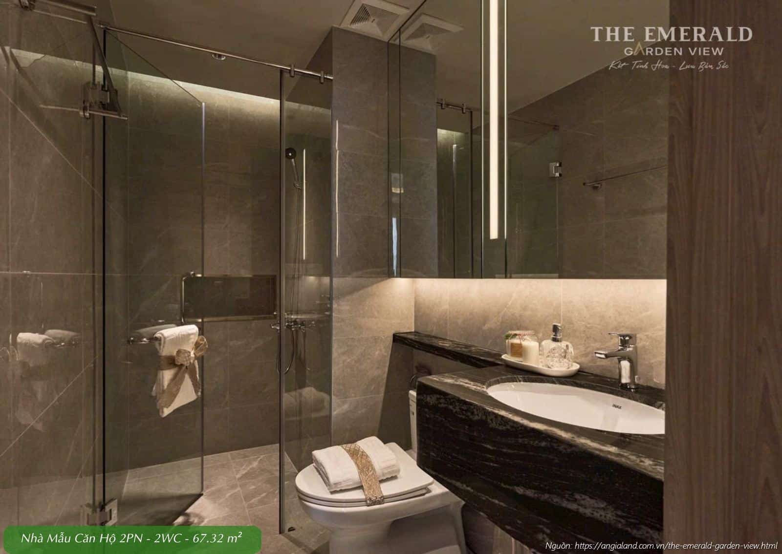 Phòng tắm WC hiện đại tại nhà mẫu căn hộ 2 phòng ngủ diện tích 67.32m2 The Emerald Garden View